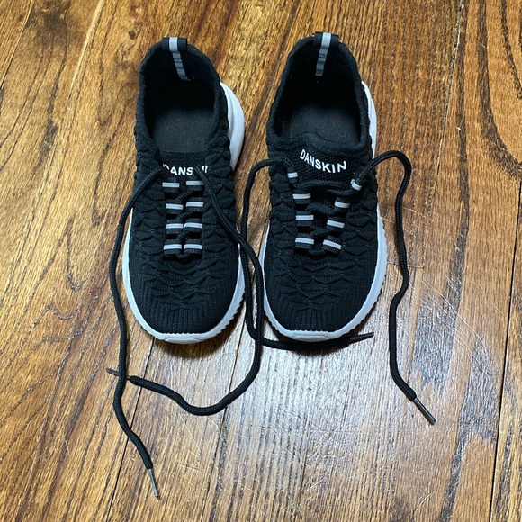 Girls Danskin Shoes - Size 12 - EXCELLENT USED CONDITION! - Picture 5 of 5